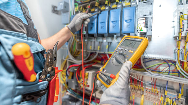 Best Local Electrician Companies  in Fircrest, WA